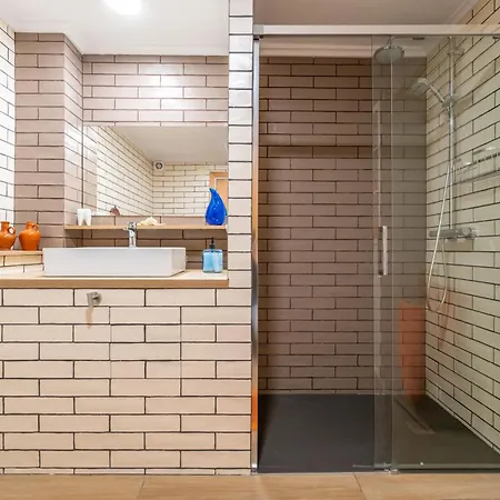 Luxury Designer Front Two Bedroom *