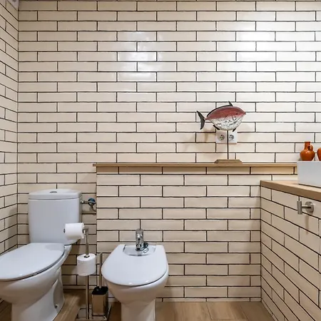 Luxury Designer Front Two Bedroom Apartment