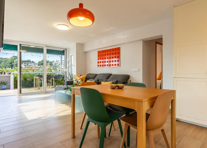 Luxury Designer Front Two Bedroom * Salou